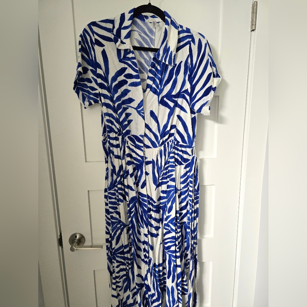 H&M Blue and White Tropical Midi Dress